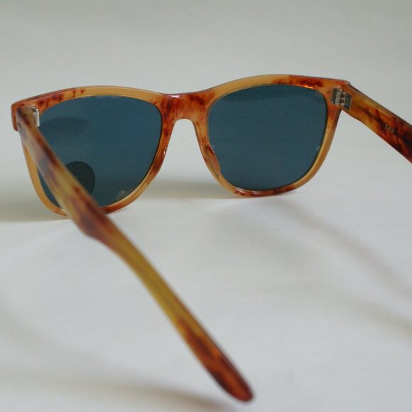 NWTTruVintage Wayfair like style larger size smoke glass polarized lens sunglass - Picture 3 of 7